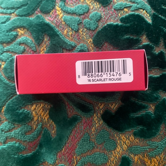 Tom Ford Lip Color Matte - Scarlet Rouge - Picture 3 of 7